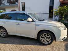 https://riyasewana.com/uploads/mitsubishi-out-lander-2015-117294912123.jpg