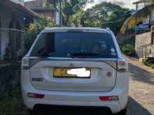 https://riyasewana.com/uploads/mitsubishi-out-lander-2015-117294912822.jpg