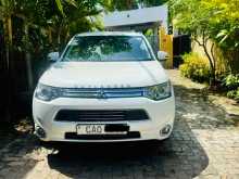 Mitsubishi Outlander 2013 SUV
