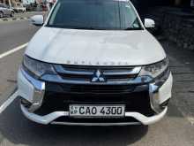 Mitsubishi Outlander 2015 SUV