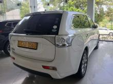 https://riyasewana.com/uploads/mitsubishi-outlander-131302026085.jpg