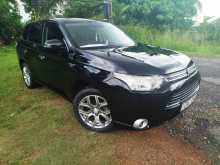 Mitsubishi OUTLANDER 2013 SUV