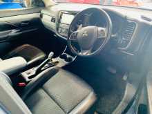 https://riyasewana.com/uploads/mitsubishi-outlander-14114428245.jpg