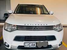 Mitsubishi OutlanderPHEV 2015 SUV