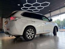 https://riyasewana.com/uploads/mitsubishi-outlander-151649286902.jpg
