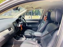 https://riyasewana.com/uploads/mitsubishi-outlander-159173217645.jpg