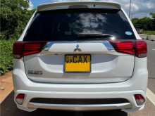 https://riyasewana.com/uploads/mitsubishi-outlander-17180216393.jpg