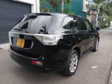 https://riyasewana.com/uploads/mitsubishi-outlander-18185528453.jpg