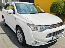 Mitsubishi Outlander 2.0 4WD PHEV Plugin 2013 SUV