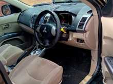 https://riyasewana.com/uploads/mitsubishi-outlander-2012-115085112392.jpg