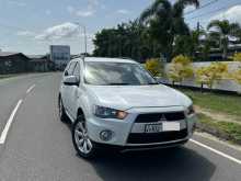 Mitsubishi Outlander 2012 SUV