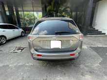 https://riyasewana.com/uploads/mitsubishi-outlander-2013-1313481212154.jpg