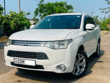 Mitsubishi Outlander 2013 SUV