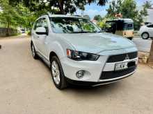 https://riyasewana.com/uploads/mitsubishi-outlander-2013-1810522612431.jpg