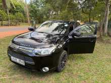 Mitsubishi Outlander 2013 SUV