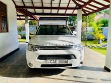 Mitsubishi Outlander 2013 SUV