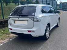 https://riyasewana.com/uploads/mitsubishi-outlander-2013-3022143512842.jpg