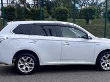 https://riyasewana.com/uploads/mitsubishi-outlander-2013-3022143512873.jpg