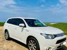 Mitsubishi Outlander Navi Premium 2013 SUV