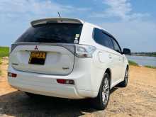 https://riyasewana.com/uploads/mitsubishi-outlander-2013-622471812892.jpg