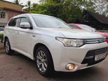 https://riyasewana.com/uploads/mitsubishi-outlander-2013-717050612413.jpg