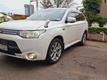 https://riyasewana.com/uploads/mitsubishi-outlander-2013-717050612992.jpg