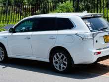 https://riyasewana.com/uploads/mitsubishi-outlander-2014-1022580512832.jpg