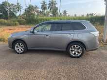 https://riyasewana.com/uploads/mitsubishi-outlander-2014-118340712943.jpg