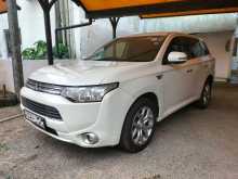 Mitsubishi OUTLANDER 2014 SUV
