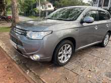 https://riyasewana.com/uploads/mitsubishi-outlander-2014-23573512661.jpg
