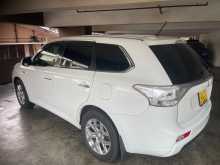 https://riyasewana.com/uploads/mitsubishi-outlander-2014-2614401412803.jpg