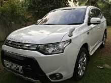Mitsubishi Outlander 2015 SUV
