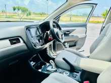 https://riyasewana.com/uploads/mitsubishi-outlander-2015-1320501812213.jpg