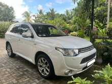 Mitsubishi Outlander 2015 SUV