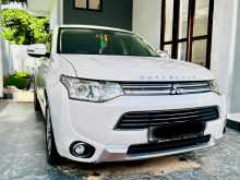 Mitsubishi Outlander 2015 SUV