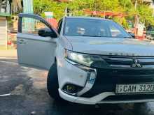 https://riyasewana.com/uploads/mitsubishi-outlander-2015-2020391612931.jpg