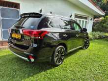 https://riyasewana.com/uploads/mitsubishi-outlander-2015-210375312453.jpg