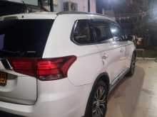 https://riyasewana.com/uploads/mitsubishi-outlander-2015-25542012762.jpg