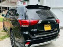 https://riyasewana.com/uploads/mitsubishi-outlander-2015-2923290312622.jpg