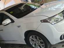 https://riyasewana.com/uploads/mitsubishi-outlander-2015-513165112662.jpg