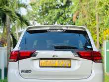 https://riyasewana.com/uploads/mitsubishi-outlander-2015-618403612052.jpg