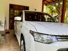 Mitsubishi Outlander 2015 SUV