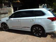 Mitsubishi Outlander 2016 SUV