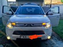 Mitsubishi Outlander 2013 SUV