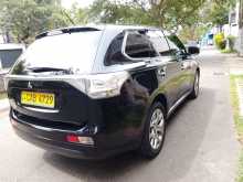 https://riyasewana.com/uploads/mitsubishi-outlander-2113726576.jpg