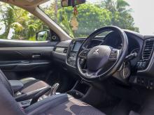 https://riyasewana.com/uploads/mitsubishi-outlander-216544510014.jpg