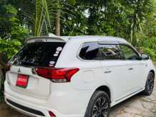 https://riyasewana.com/uploads/mitsubishi-outlander-22228064403.jpg