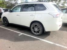 https://riyasewana.com/uploads/mitsubishi-outlander-231530166183.jpg