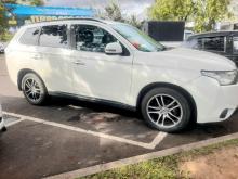 https://riyasewana.com/uploads/mitsubishi-outlander-231530166272.jpg