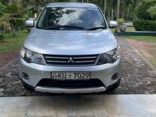 Mitsubishi Outlander 2012 SUV